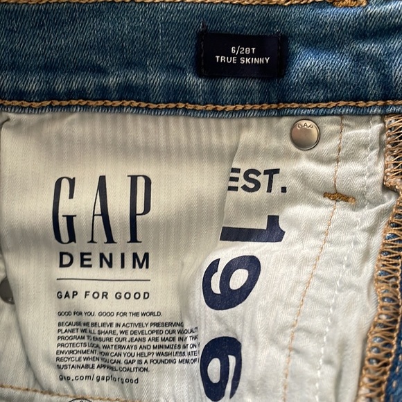 NWOT Gap True Skinny Jeans Light wash Size 28T - Picture 5 of 6